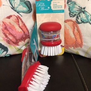 Pioneer Woman Dispensing Palm & Hand Held Brushes
